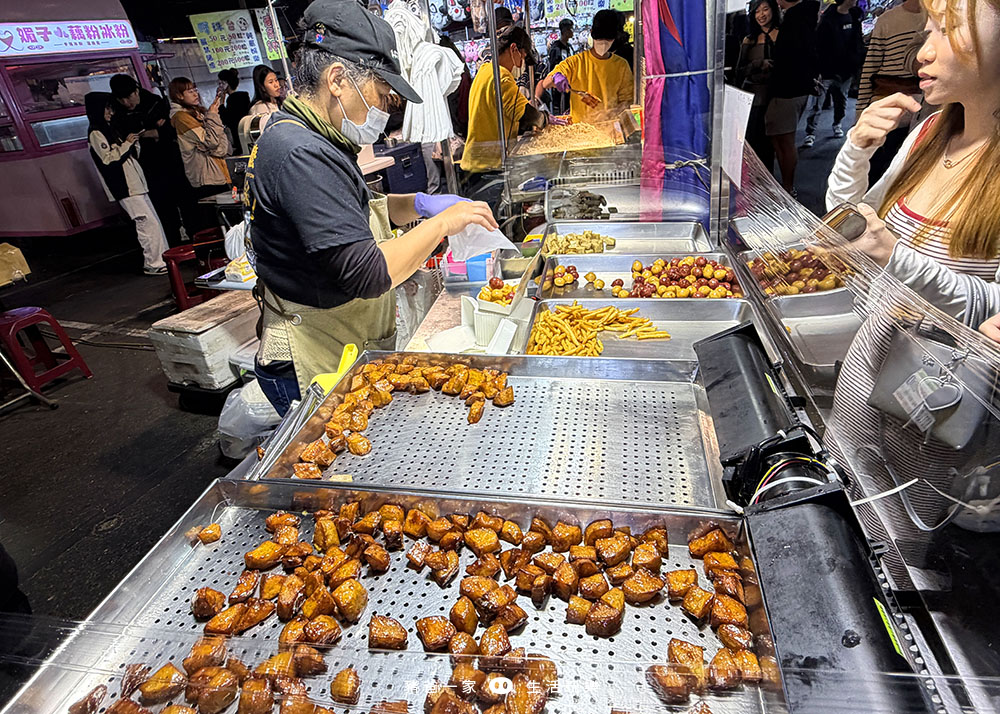 2026台南花園夜市》現在週五也開放了喔!台南必逛的夜市之一,每週四五六日營業 台南 花園夜市46