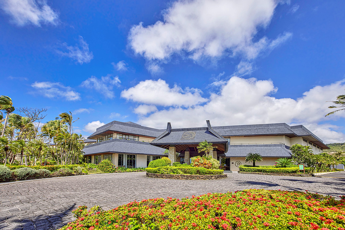 墾丁凱撒大飯店》限時團購!兩大兩幼一泊二食(早餐+晚餐) $4XXX起 墾丁凱撒 飯店外觀 2