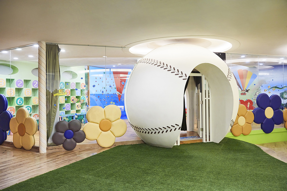 墾丁凱撒大飯店》限時團購!兩大兩幼一泊二食(早餐+晚餐) $4XXX起 棒球屋