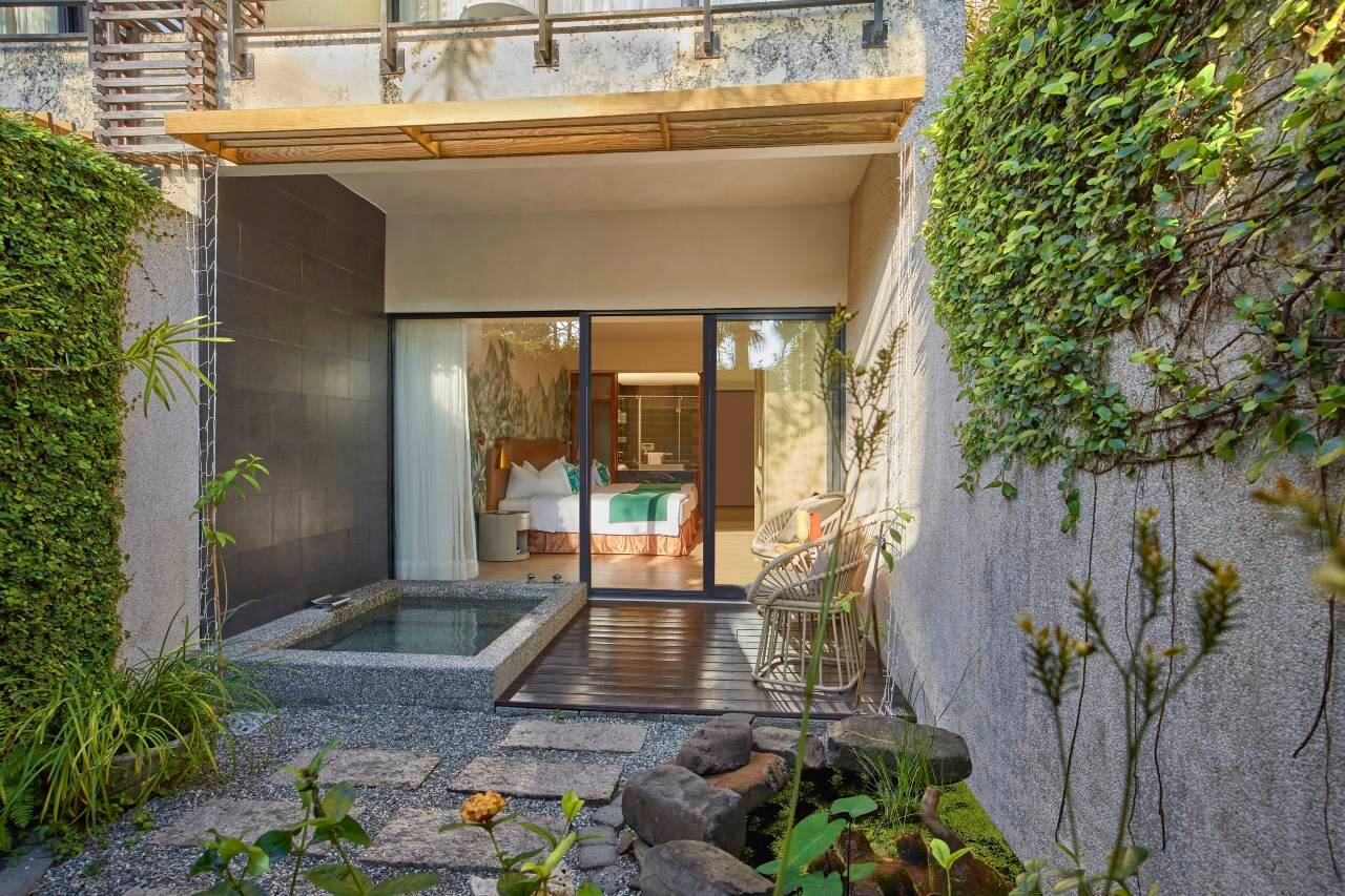 墾丁凱撒大飯店》限時團購!兩大兩幼一泊二食(早餐+晚餐) $4XXX起 池畔花園客房