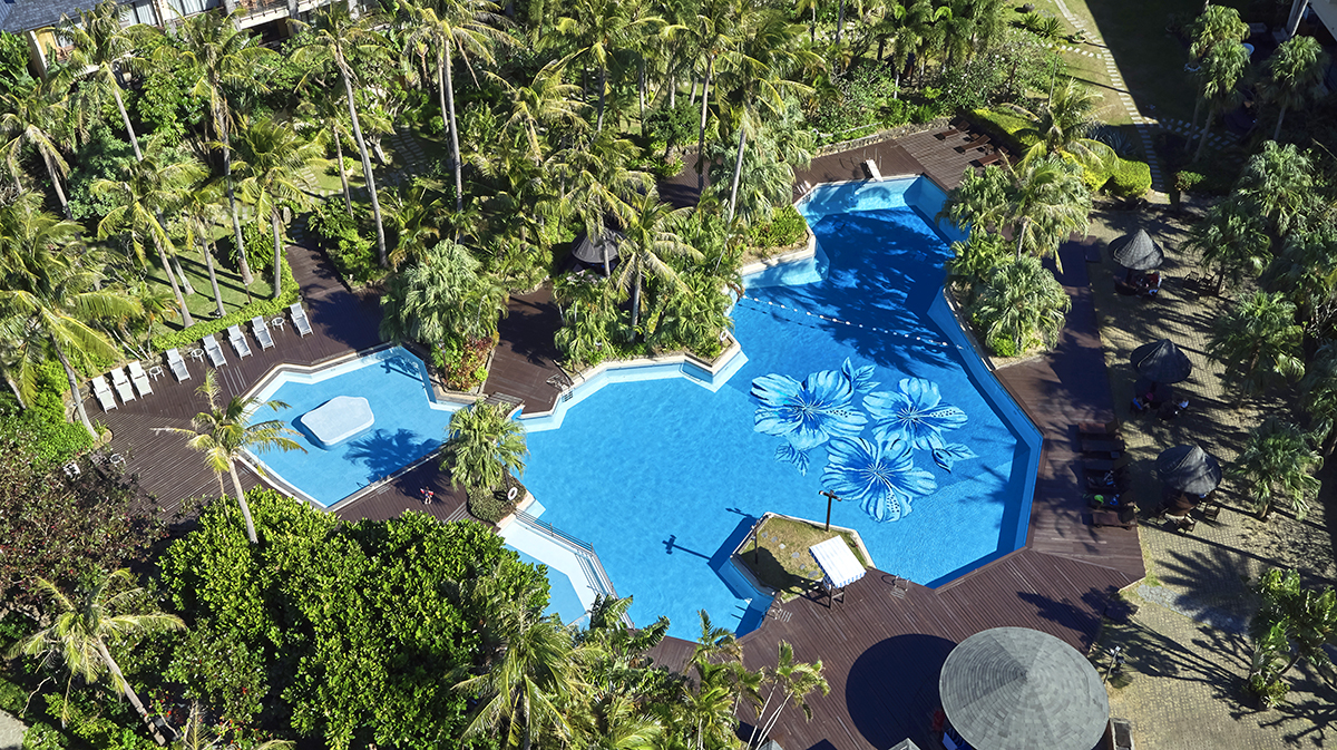 墾丁凱撒大飯店》限時團購!兩大兩幼一泊二食(早餐+晚餐) $4XXX起 泳池空拍