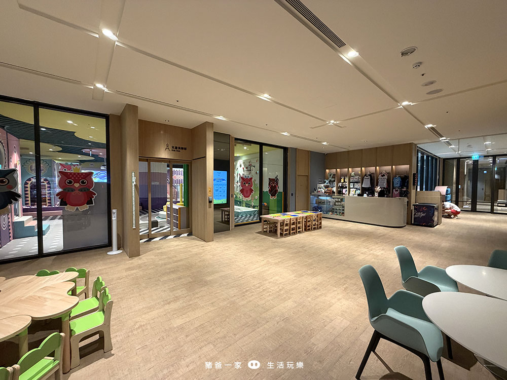 嘉義福容VOCO酒店》一泊二食,早晚餐都好好吃~還有室內溫水游泳池和遊戲室 嘉義福容voco遊戲室19