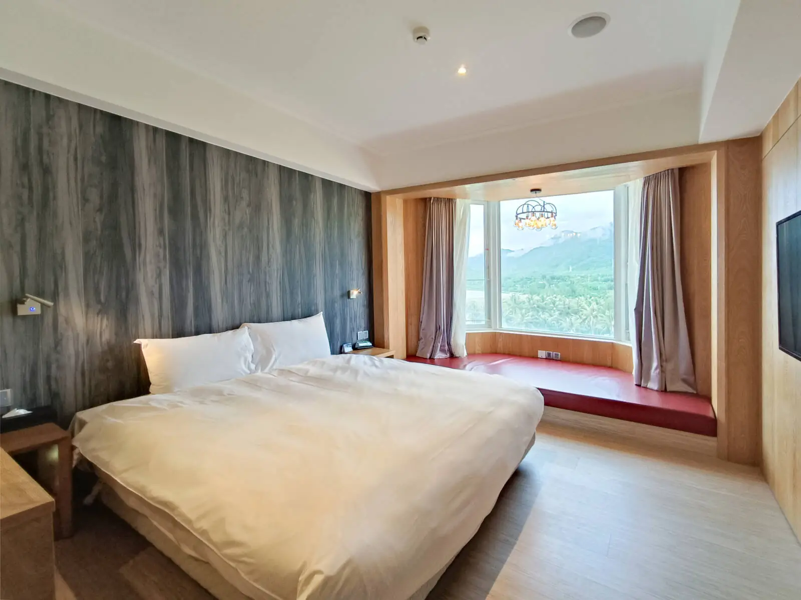 愛情海客房一大床 木紋R728