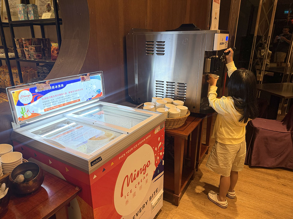 台東娜路彎銀河酒店,海洋深層水游泳池、晚上免費宵夜冰淇淋任你吃 IMG 8227