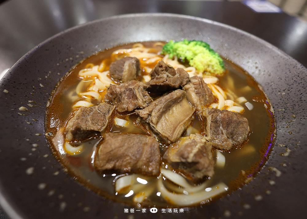台東娜路彎銀河酒店,海洋深層水游泳池、晚上免費宵夜冰淇淋任你吃 台東銀河酒店 晚餐14