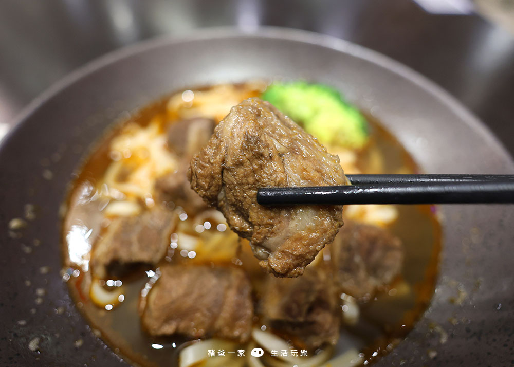 台東娜路彎銀河酒店,海洋深層水游泳池、晚上免費宵夜冰淇淋任你吃 台東銀河酒店 晚餐15