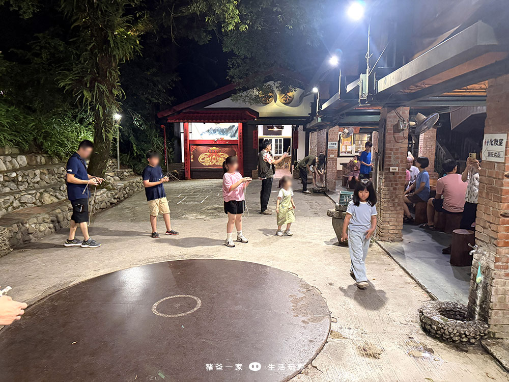 香格里拉休閒農場 |晚上觀星看銀河,白天在農場玩超大盪鞦韆、吊橋,兩天一夜好好玩 宜蘭香格里拉農場-打陀螺