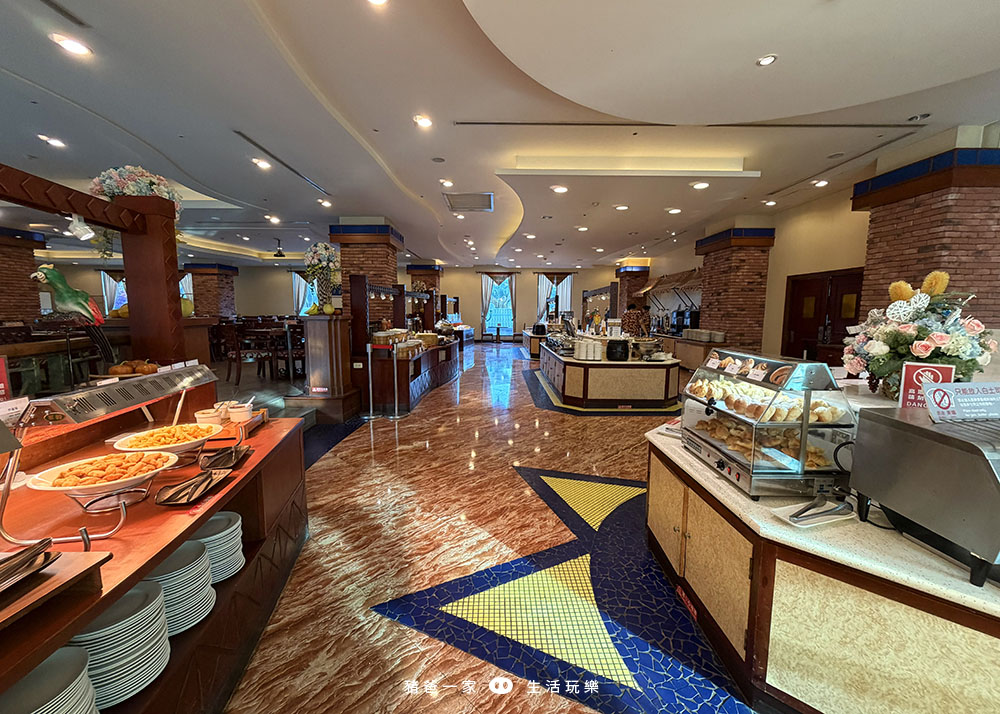 台東娜路彎大酒店|設施超豐富,游泳池、遊戲室和SPA等等,待在飯店就很好玩 台東娜路彎大酒店 早餐38