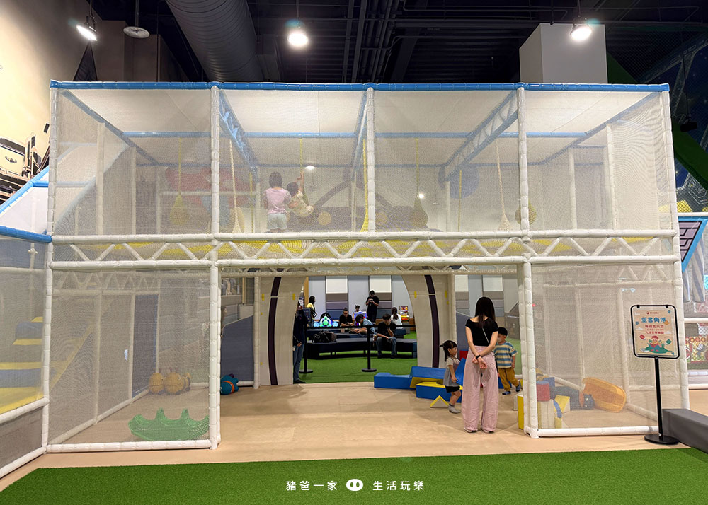 台中鳳凰酒店|早午餐可吃到下午一點,還有挑高兩層樓的兒童遊戲室 台中鳳凰酒店遊戲室25