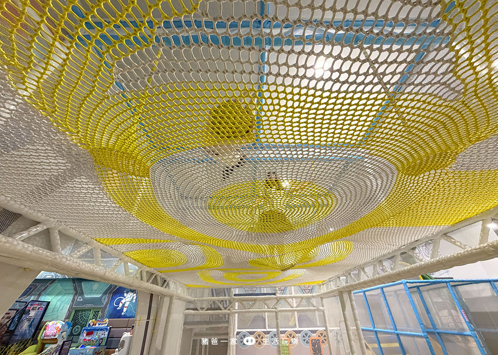 台中鳳凰酒店|早午餐可吃到下午一點,還有挑高兩層樓的兒童遊戲室 台中鳳凰酒店遊戲室7