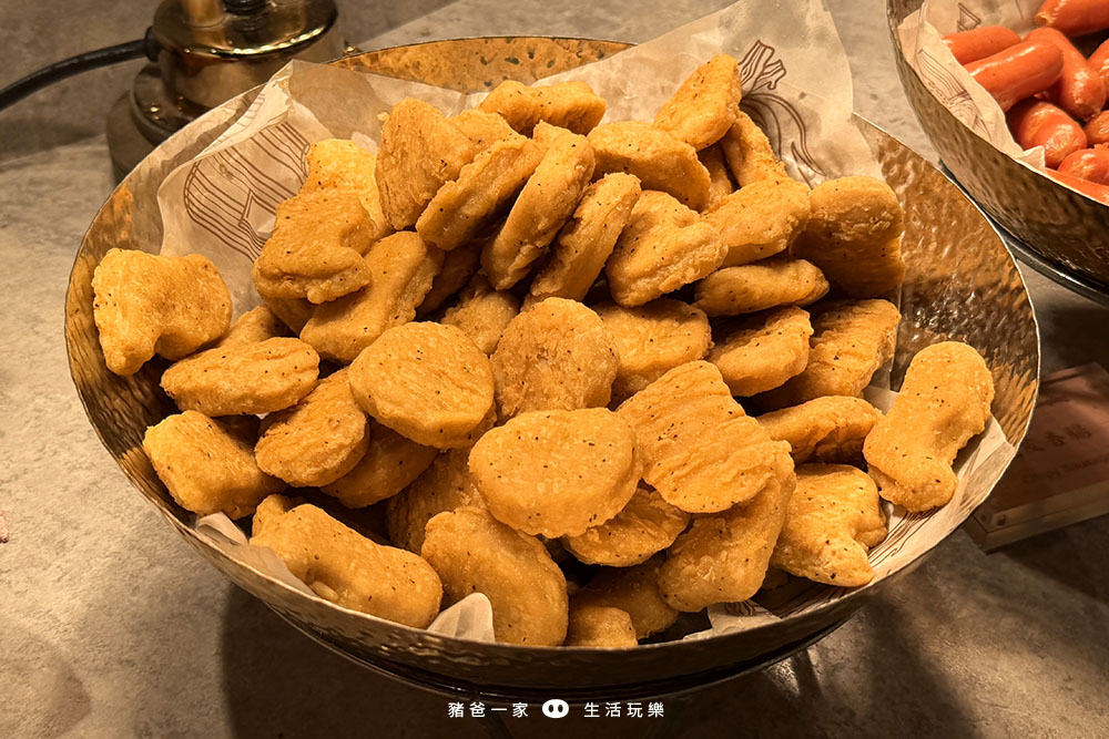 桃園高爾夫俱樂部 ‧ 悅華大酒店|一泊三食早餐、下午茶+宵夜,戲水池、摩天輪、碰碰車免費玩 桃園悅華 下午茶3