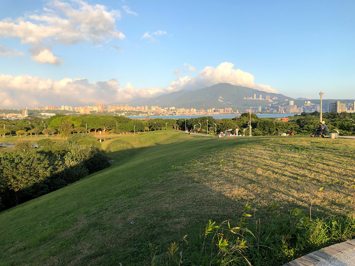 “新北公園-八里十三行文化公園”/