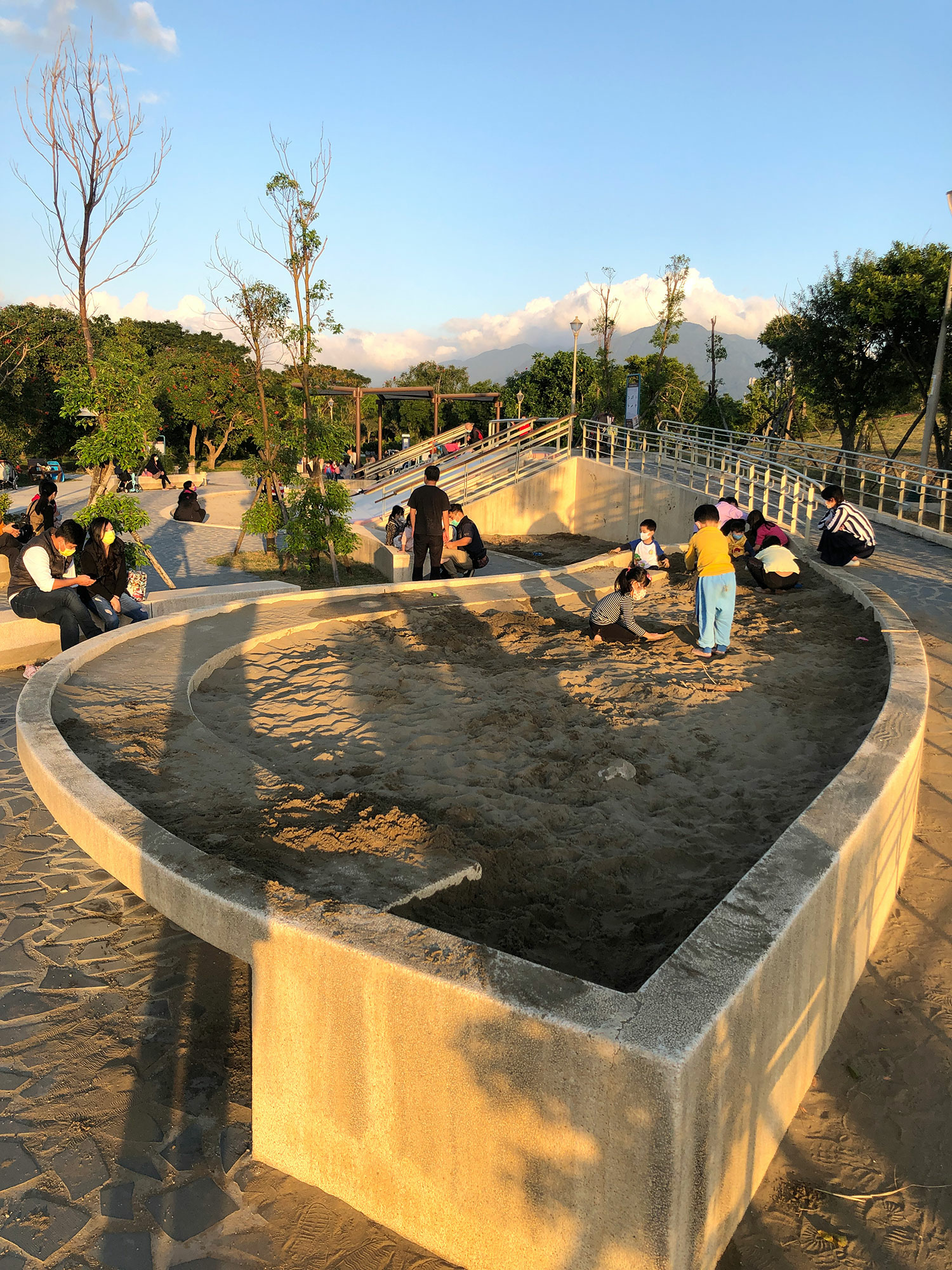 “新北公園-八里十三行文化公園”/