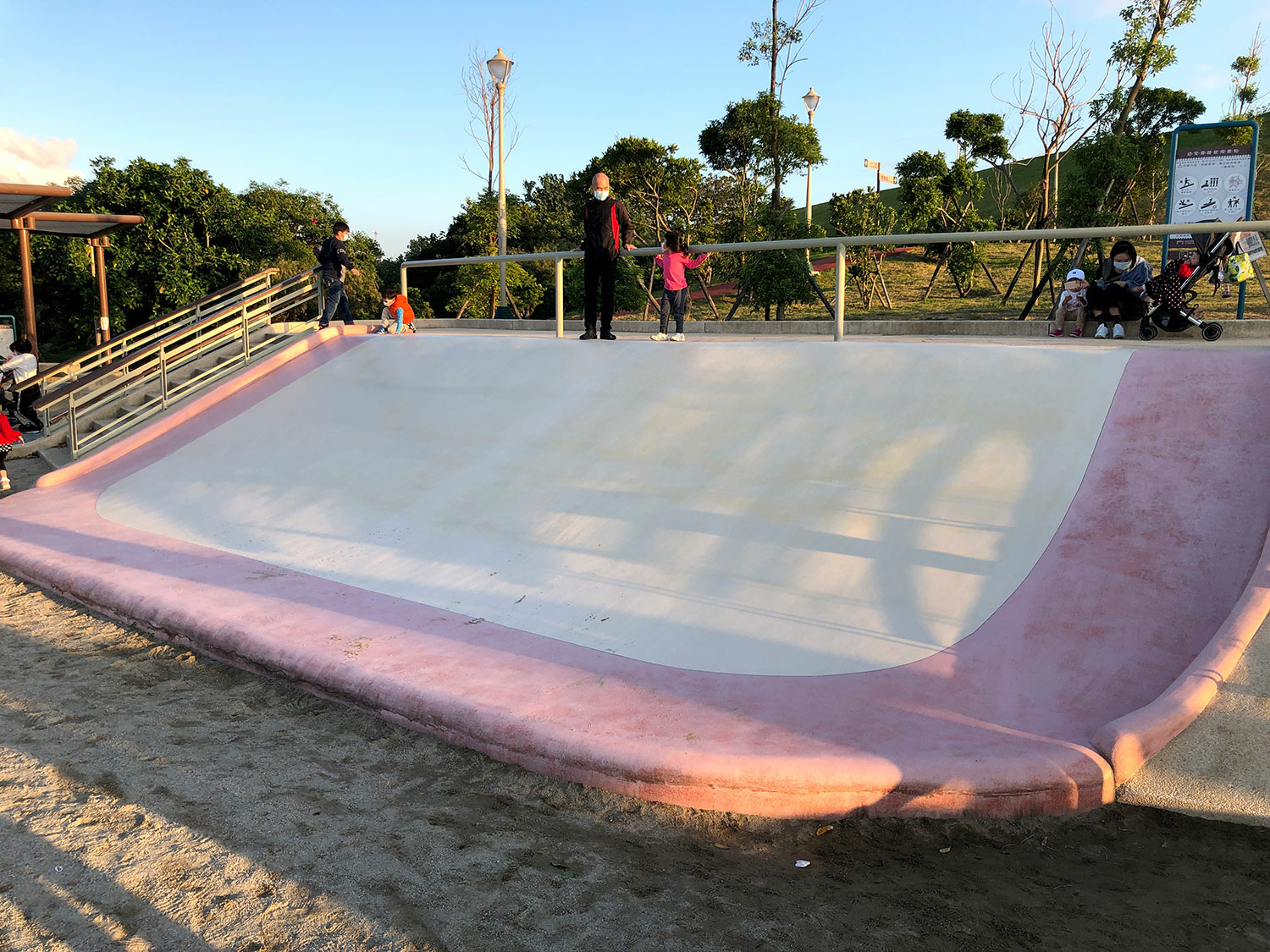 “新北公園-八里十三行文化公園”/