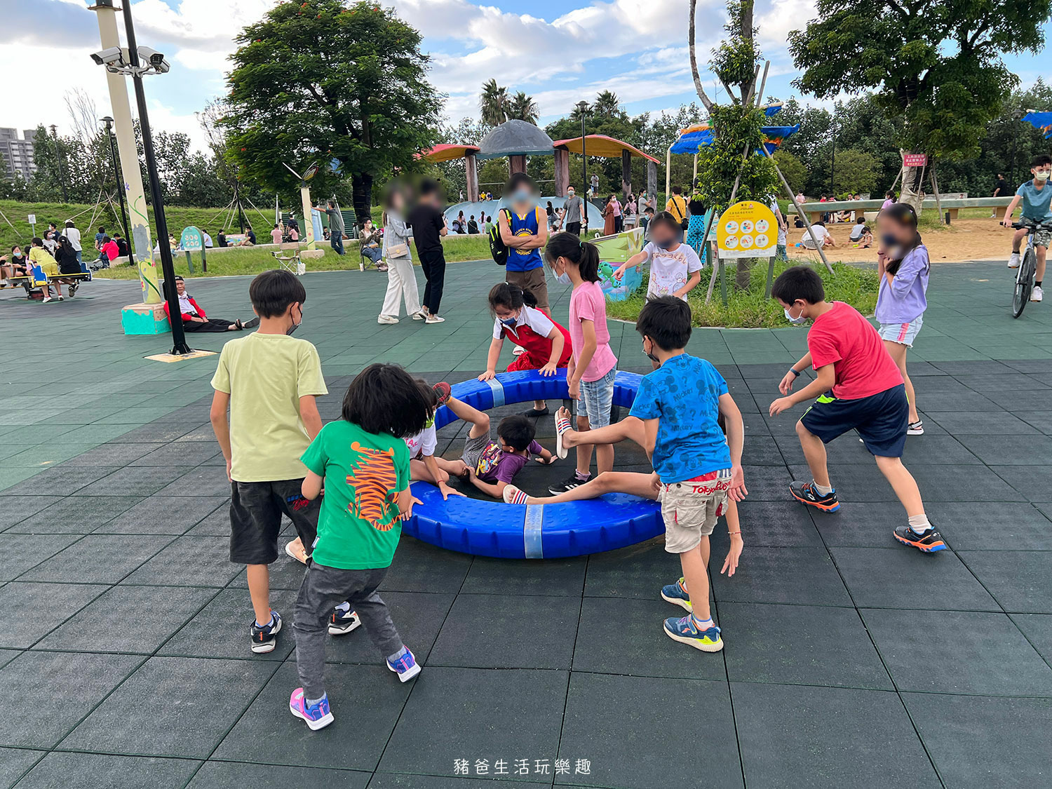 “獅山親子公園”/