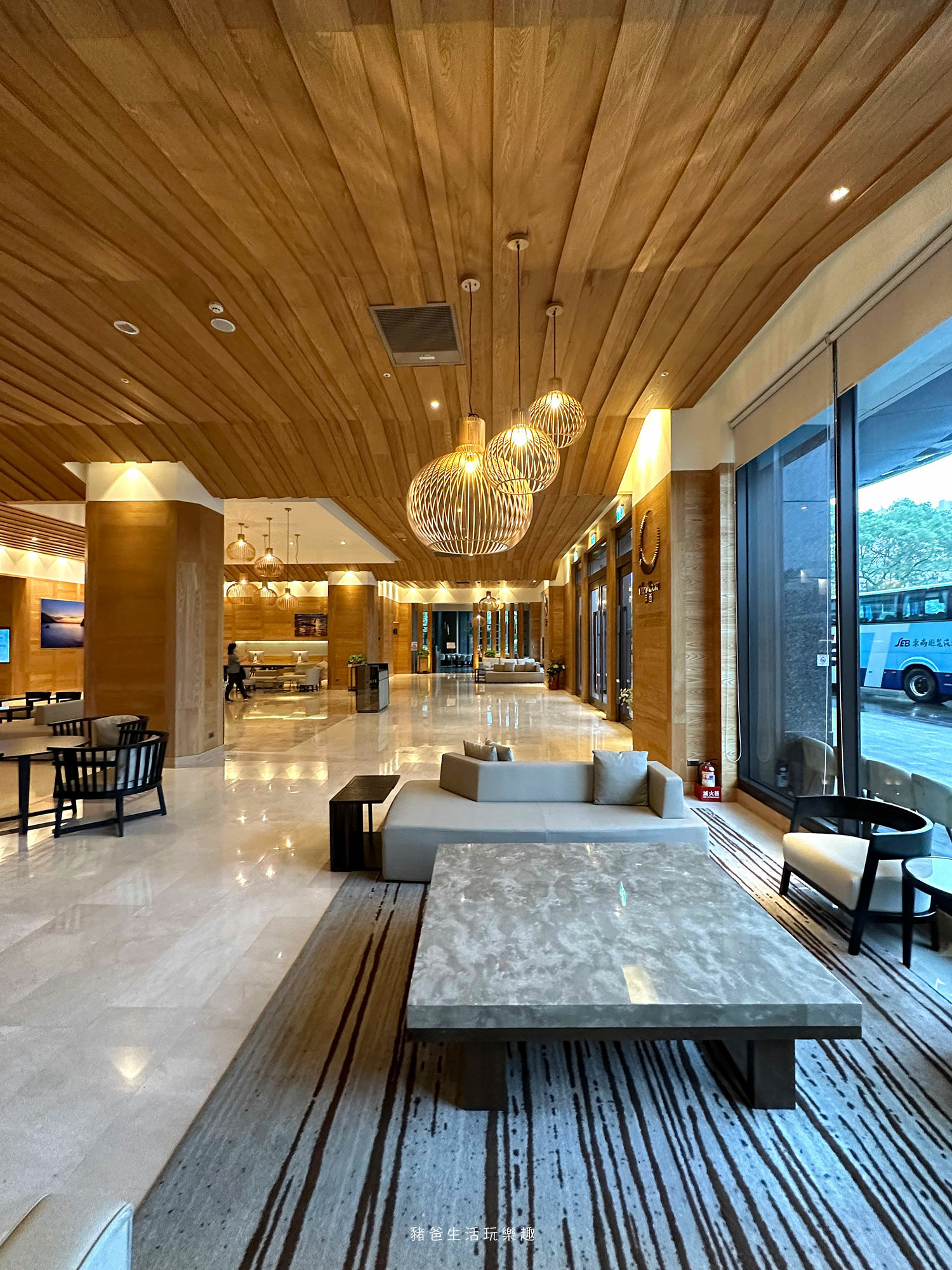 “村却國際溫泉酒店”/