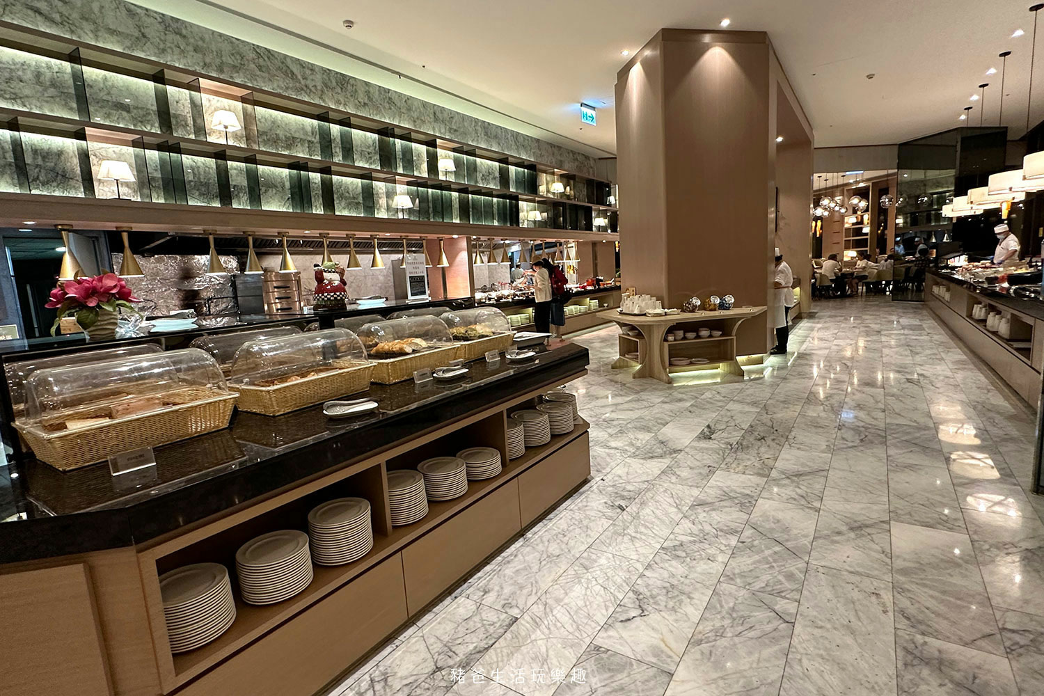 “村却國際溫泉酒店”/