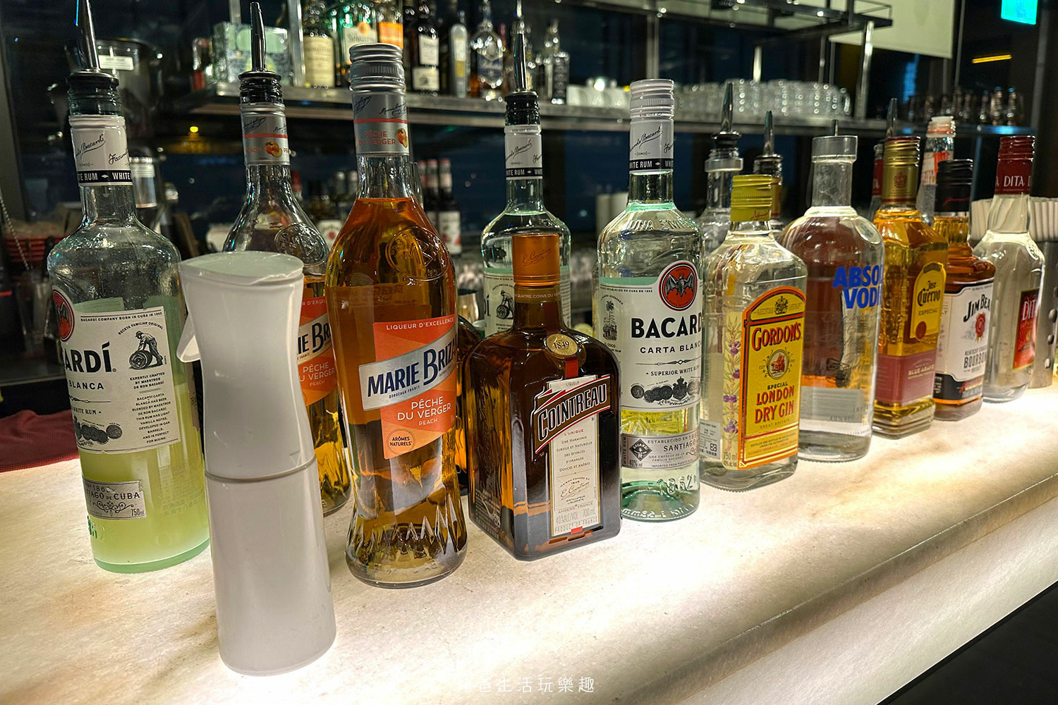 “村却國際溫泉酒店”/