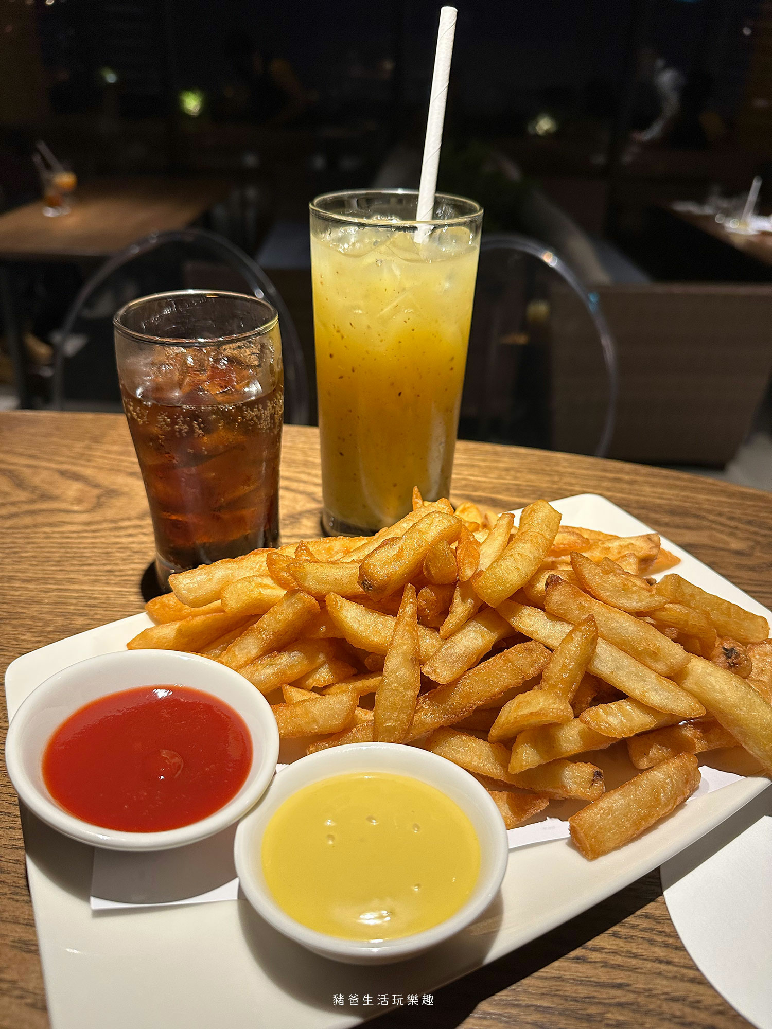 “村却國際溫泉酒店”/