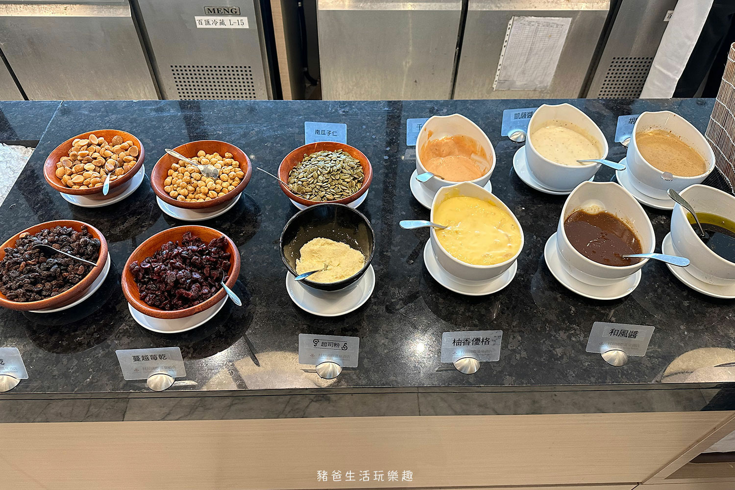 “村却國際溫泉酒店”/